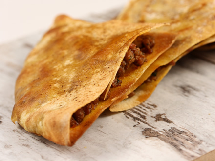 Crispy Middle Eastern Meat-Stuffed Flatbreads (Arayes-Style)