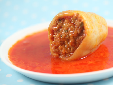 Test Your Homemade Tomato Sauce with Stuffed Small Peppers – A Sarmale-Inspired Delight
