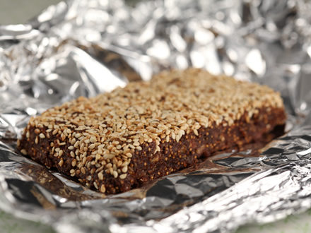 Fig & Sesame Bars – A Nourishing Snack Rich in Fiber & Calcium, Perfect for Fasting