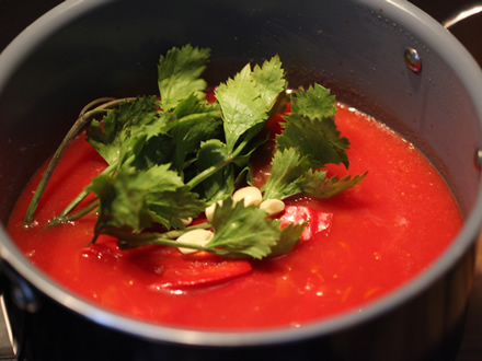 HOMEMADE AROMATIC TOMATO SAUCE — PRESERVATIVE-FREE FOR WINTER COOKING