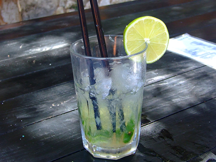 CLASSIC CAIPIRINHA — REFRESHING BRAZILIAN LIME COCKTAIL