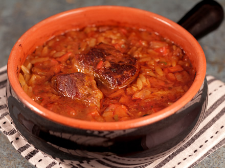 TRADITIONAL BEEF GIOUVETSI WITH ORZO — SLOW-COOKED IN INDIVIDUAL CLAY POTS