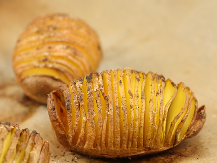 Hasselback Potatoes – Beautifully Baked