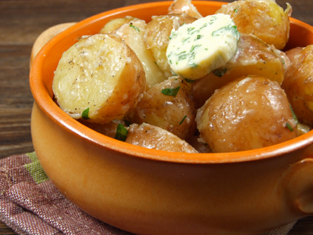 Classic-Style Buttered Boiled Potatoes