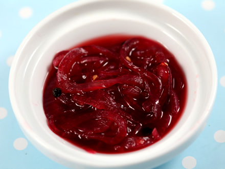 SPICY PICKLED RED ONION — VIBRANT, CRISPY, AND AROMATIC
