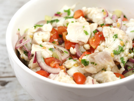 FRESH CEVICHE-STYLE SEA BASS SALAD — LIGHT, ZESTY, AND REFRESHING