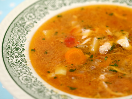 TRADITIONAL FISH SOUP WITH GARLIC AND WHITE WINE