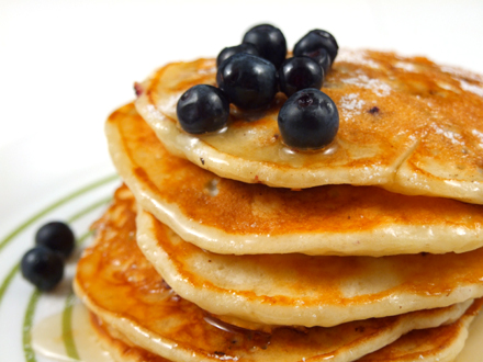 AMERICAN BLUEBERRY PANCAKES