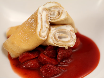 CARAMELIZED STRAWBERRY PANCAKES WITH TANGY YOGURT MOUSSE
