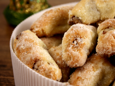 GRANDMA'S TRADITIONAL WALNUT-FILLED CORNS