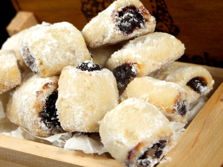 TRADITIONAL ROMANIAN FILLED CORNULEȚI (WALNUT AND JAM FILLED PASTRIES)