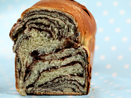 CHOCOLATE-FILLED BRAIDED SWEET BREAD