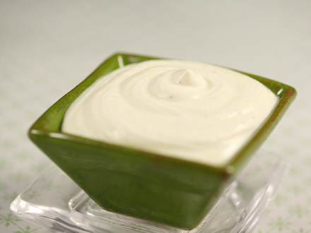 CREAMY HORSERADISH SAUCE WITH HONEY AND MUSTARD