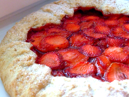 RHUBARB JAM AND FRESH STRAWBERRY GALLETTE