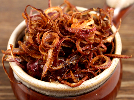 VIETNAMESE-STYLE CRISPY FRIED ONION RINGS (HANH PHI)