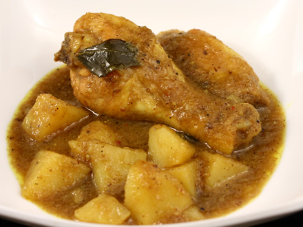 AUTHENTIC MALAYSIAN CHICKEN CURRY – A FLAVORFUL ONE-POT MEAL