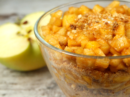 QUICK APPLE CRUMBLE PARFAIT – A SIMPLE, NOSTALGIC DESSERT