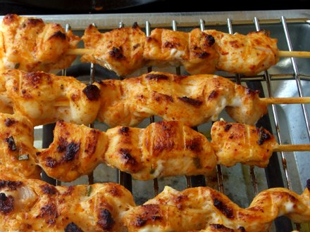 SPICY HARISSA CHICKEN SKEWERS — AROMATIC & FLAVORFUL MARINADE