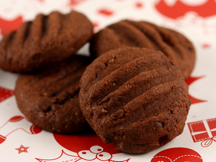 DELICATE CHOCOLATE HAZELNUT COOKIES — SOFT AND AROMATIC TREATS