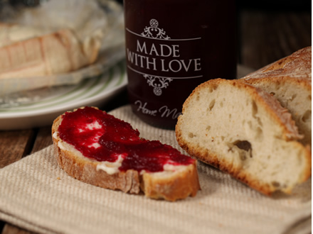 REFINED AUTUMN BEETROOT & APPLE JAM – A COLORFUL AND DELICIOUS SPREAD