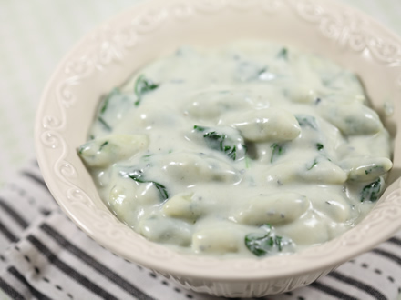 SPINACH GNOCCHI WITH CREAMY GORGONZOLA SAUCE