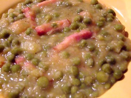 CREAMY SMOKED PORK AND VEGETABLE MASH WITH PEAS – TRADITIONAL ROMANIAN STYLE