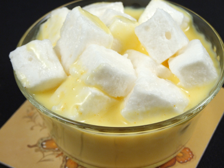 MARSHMALLOW VARIANT OF CLASSIC ROMANIAN MILK DESSERT “LAPTE DE PASARE”
