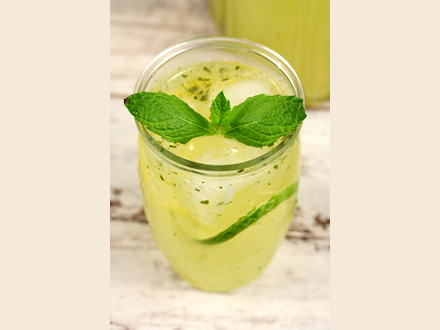 THE FASTEST WHOLE-LEMON LEMONADE RECIPE