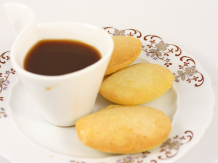 SOFT AND LIGHT MADELEINES WITH A DELICATE CITRUS AROMA