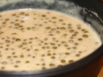 QUICK CREAMY PEA SOUP – A SIMPLE AND SPEEDY DINNER SOLUTION