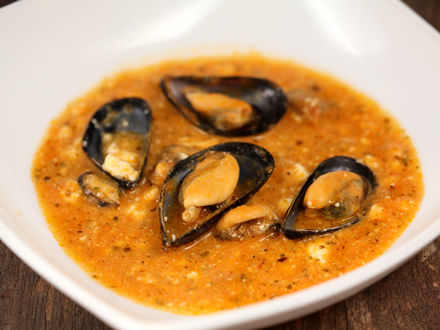 MIDIA SAGANAKI – GREEK MUSSELS IN TOMATO SAUCE WITH FETA