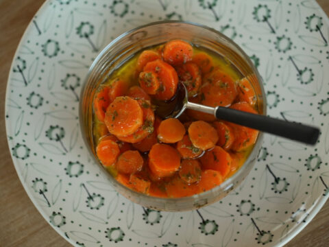 ANDALUSIAN-STYLE MARINATED CARROTS (ZANAHORIAS ALIÑADAS) – AROMATIC & TANGY SIDE DISH