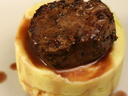 CLASSIC BEEF TENDERLOIN WITH BORDÉLAISE SAUCE
