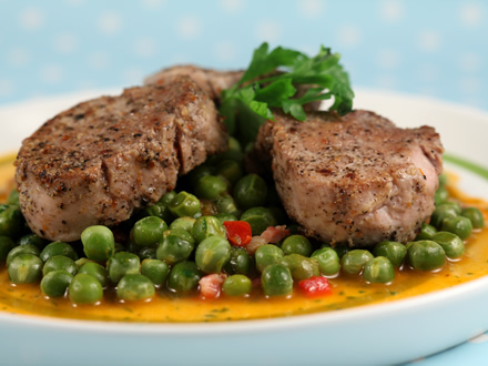MELTING PORK TENDERLOIN WITH SAVORY PEAS – A SIMPLE MIDWEEK DINNER