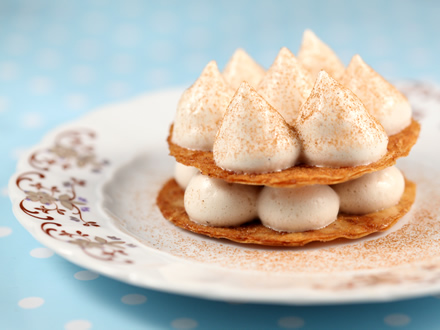 GINGER-INFUSED NAPOLEON CAKE: CARAMELIZED CRISP LAYERS WITH SPICY SWEET MERINGUE