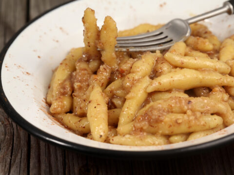 WALNUT POTATO DUMPLINGS (ZISE SI PUTISOARE) WITH SWEET CINNAMON SAUCE