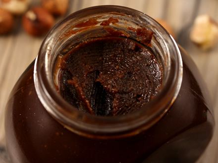 HOMEMADE HAZELNUT CHOCOLATE SPREAD (NUTELLA) – LESS SWEET, RICHER FLAVOR