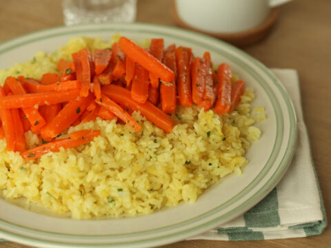 CURRIED CARROT AND ROUND GRAIN RICE – SIMPLE, AROMATIC SIDE DISH