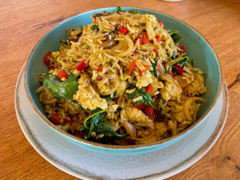 AROMATIC WOK-FRIED RICE WITH SPINACH, VEGETABLES & EGGS