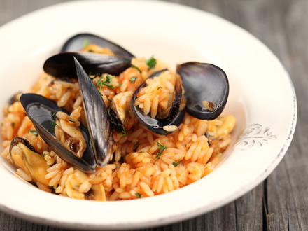 Greek-Style Mussels with Aromatic Tarragon and Long Grain Rice