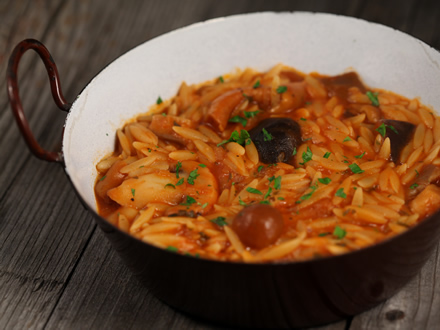 Vegan Giouvetsi with Mixed Mushrooms and Orzo – A Budget-Friendly Italian-Inspired Dish