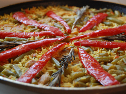 Authentic Spanish-Style Paella with Chicken and Green Beans