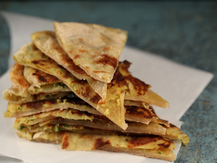 Authentic Aloo Paratha – Indian Stuffed Potato Flatbread