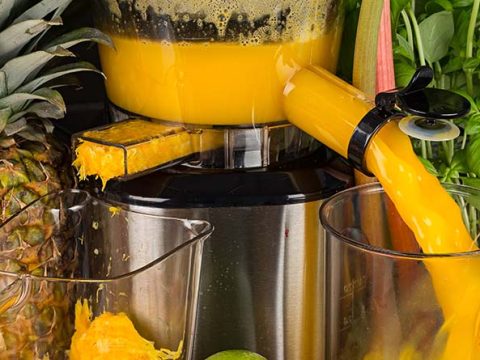 Fresh Fruit & Vegetable Juices: How to Make Them Quickly at Home